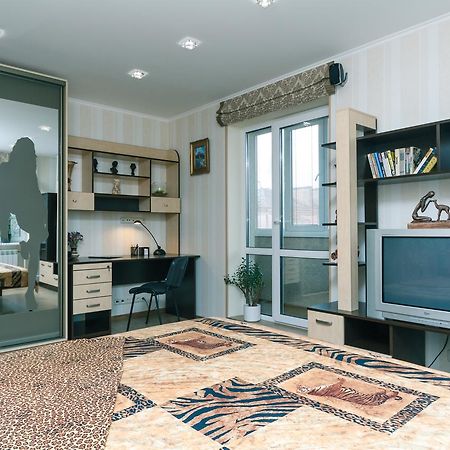 Apartment On Sevastopolska Square Kyiv Exterior photo