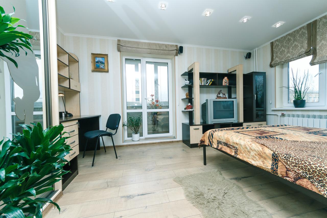 Apartment On Sevastopolska Square Kyiv Exterior photo