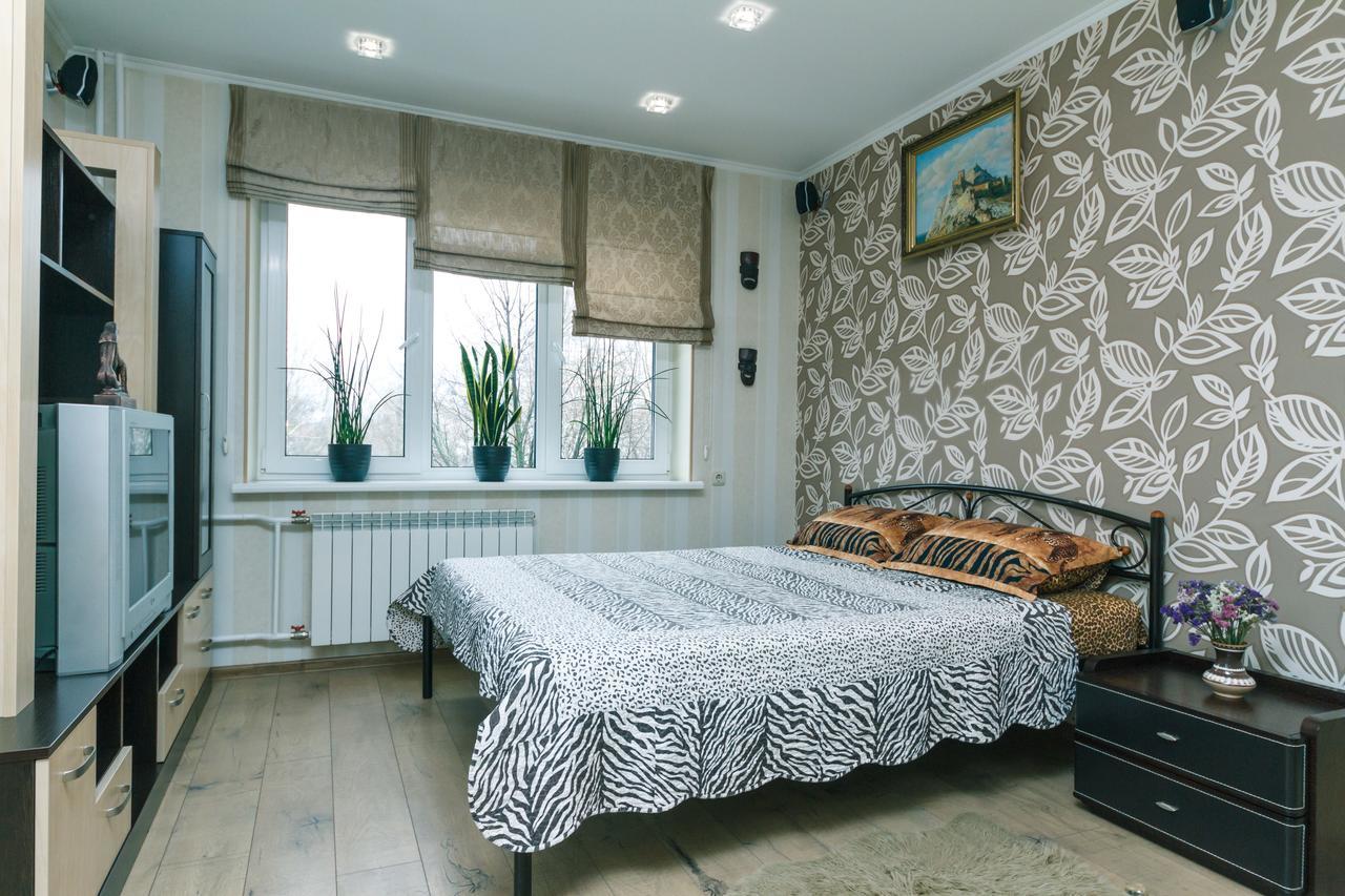 Apartment On Sevastopolska Square Kyiv Exterior photo