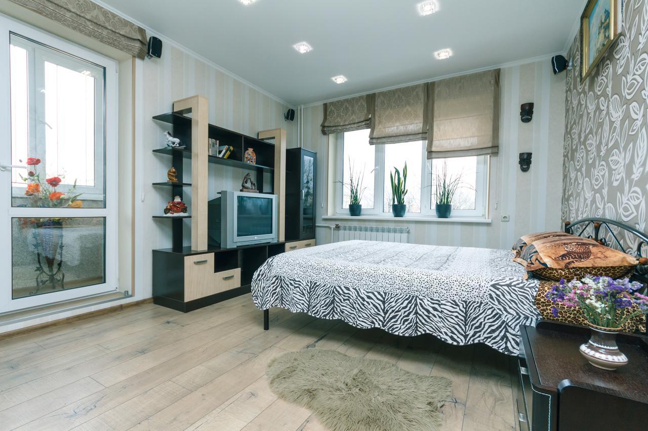 Apartment On Sevastopolska Square Kyiv Exterior photo