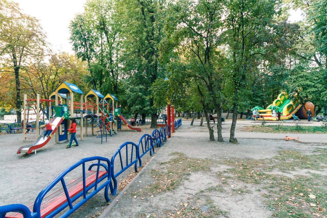 Apartment On Sevastopolska Square Kyiv Exterior photo